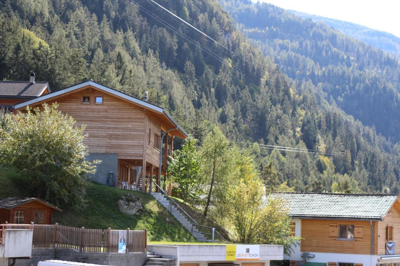 Chalet Tzarbonire Bed & Breakfast Chalais Exterior foto