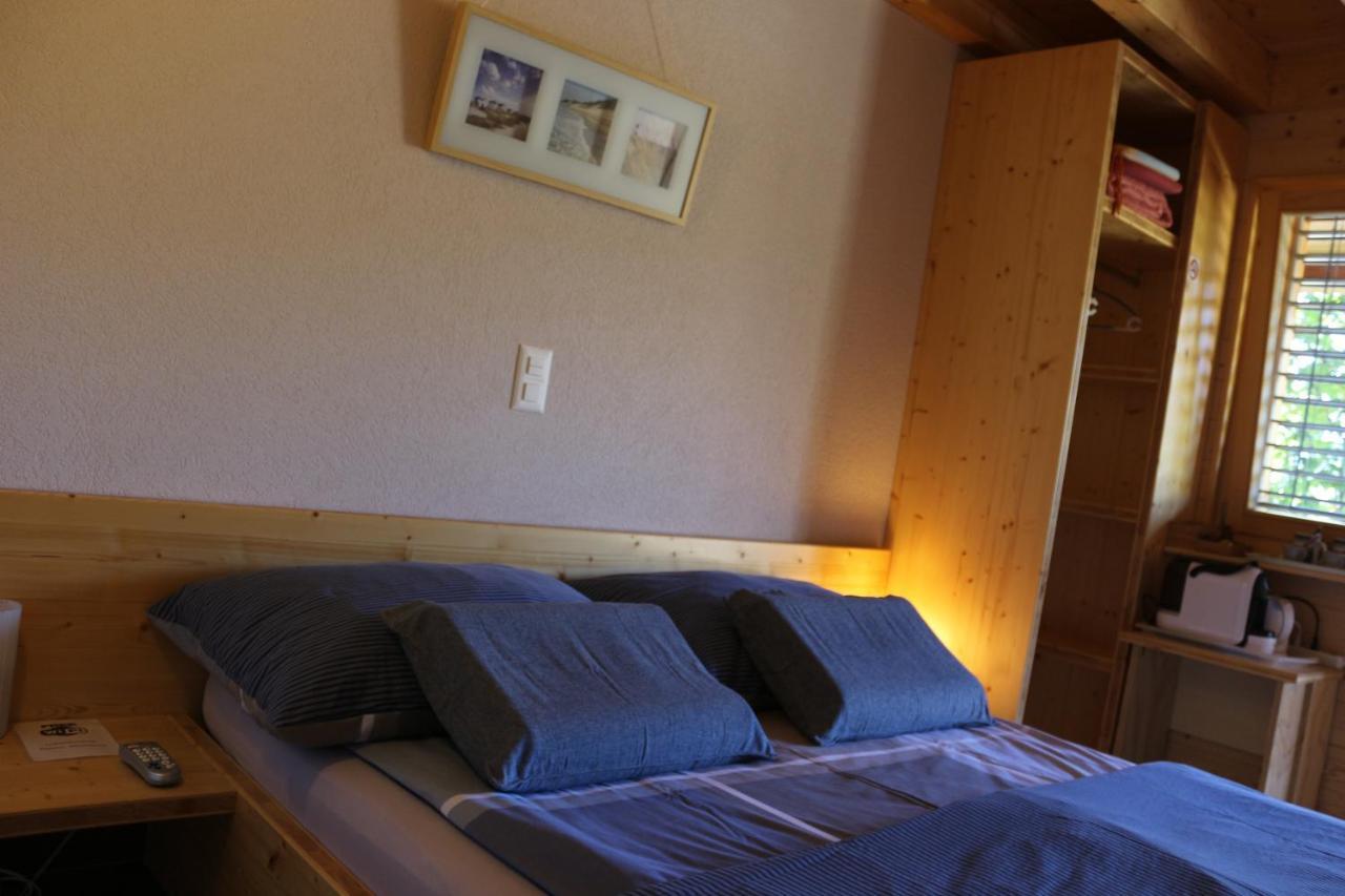 Chalet Tzarbonire Bed & Breakfast Chalais Exterior foto